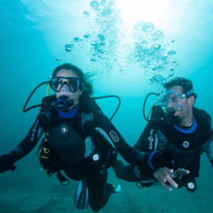 paseo en catamarán por la isla de toboga